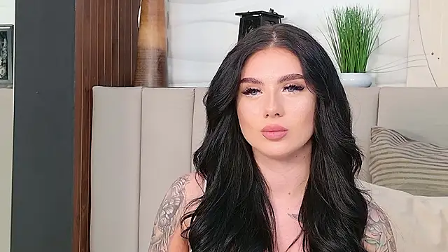 Snapshot of CarolinePrescott chatting on 02-21-26, 07:05 CarolinePrescott online show from 02-21-26, 07:05