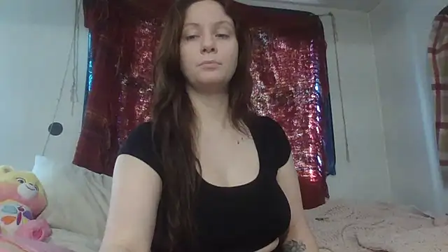 Snapshot of emerieskye20 chatting on 01-18-25, 07:48 emerieskye20 online show from 01-18-25, 07:48