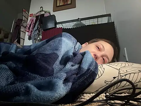 Snapshot of Starving4Cock chatting on 02-07-25, 12:20 Starving4Cock online show from 02-07-25, 12:20