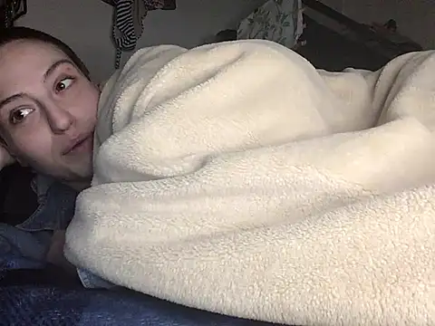 Snapshot of Starving4Cock chatting on 02-14-25, 07:17 Starving4Cock online show from 02-14-25, 07:17