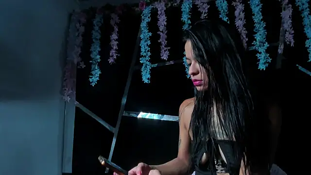 MaddyHudson online show from 12-13-25, 08:04