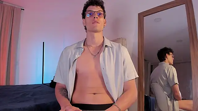 Snapshot of troy_palmer chatting on 03-29-26, 01:51 troy palmer online show from 03-29-26, 01:51