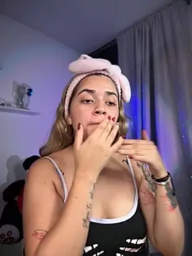 JoselinFlower  online show from 11-30-25, 02:01