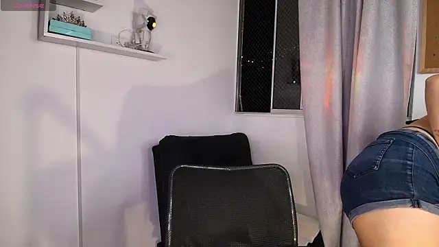 JoselinFlower  online show from 10-16-25, 01:36