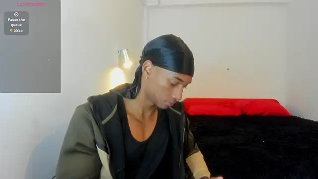 Malkongarcia online show from 11-05-25, 01:47