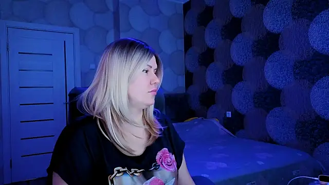 Snapshot of natusik chatting on 02-12-25, 03:29 natusik online show from 02-12-25, 03:29