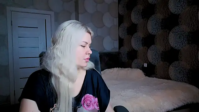 Snapshot of natusik chatting on 03-22-25, 04:24 natusik online show from 03-22-25, 04:24
