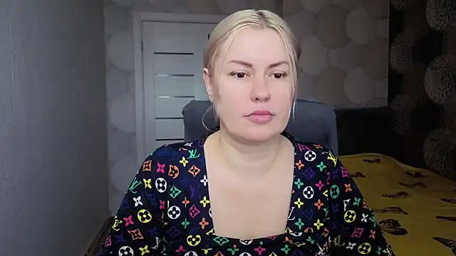Snapshot of natusik chatting on 05-24-26, 03:39 natusik online show from 05-24-26, 03:39