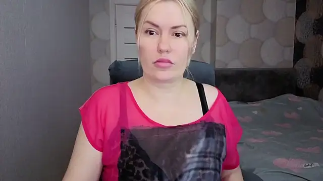 Snapshot of natusik chatting on 06-14-26, 10:33 natusik online show from 06-14-26, 10:33