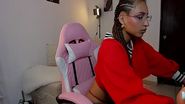 Snapshot of mulata_1ch chatting on 09-15-25, 12:55 mulata 1ch online show from 09-15-25, 12:55