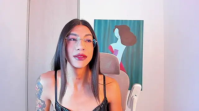 Snapshot of sofiaa_grey_ chatting on 02-04-26, 02:56 sofiaa grey online show from 02-04-26, 02:56