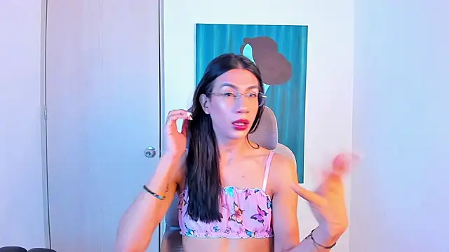 Snapshot of sofiaa_grey_ chatting on 05-22-26, 03:21 sofiaa grey online show from 05-22-26, 03:21
