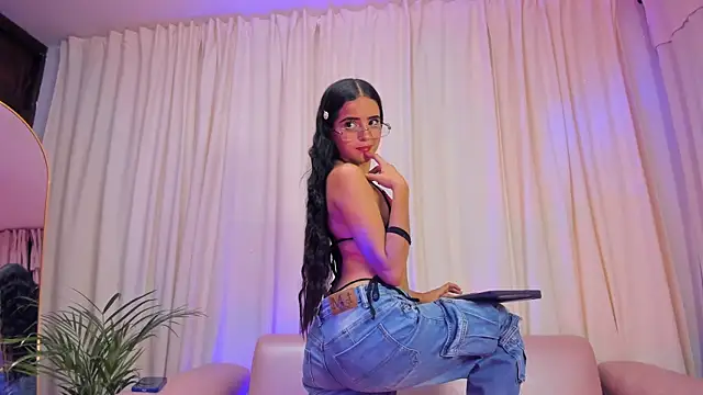 emilyclay 1 online show from 03-28-26, 07:04