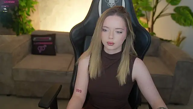 Snapshot of Cassy-Celestial_ chatting on 02-21-26, 08:27 Cassy-Celestial online show from 02-21-26, 08:27