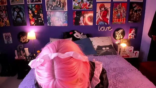 Snapshot of anne_cross chatting on 09-17-25, 09:39 anne cross online show from 09-17-25, 09:39