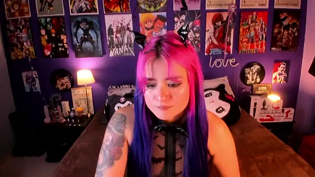 Snapshot of anne_cross chatting on 10-29-25, 03:49 anne cross online show from 10-29-25, 03:49