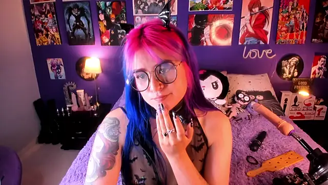 Snapshot of anne_cross chatting on 03-20-25, 01:35 anne cross online show from 03-20-25, 01:35