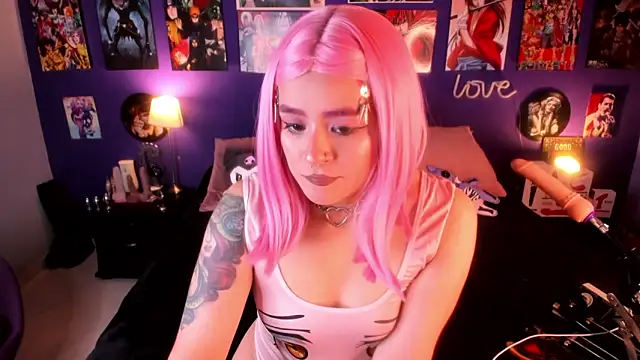 Snapshot of anne_cross chatting on 01-29-25, 01:37 anne cross online show from 01-29-25, 01:37