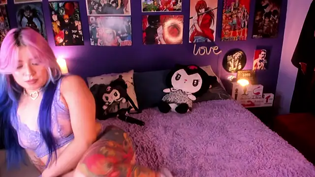 Snapshot of anne_cross chatting on 09-18-25, 08:45 anne cross online show from 09-18-25, 08:45