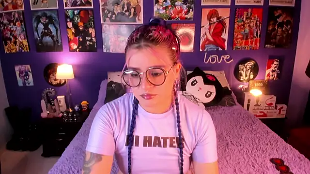 Snapshot of anne_cross chatting on 09-10-25, 11:26 anne cross online show from 09-10-25, 11:26