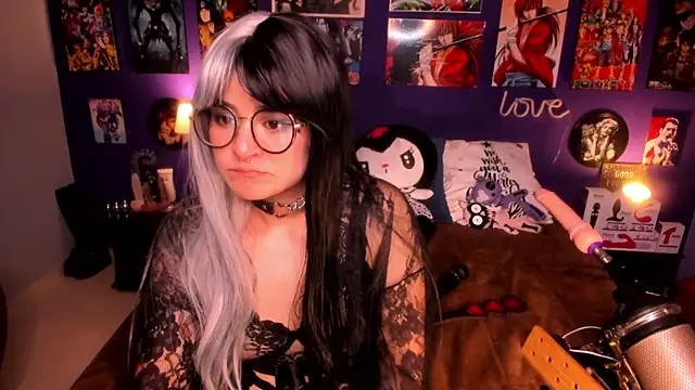 Snapshot of anne_cross chatting on 01-10-25, 04:33 anne cross online show from 01-10-25, 04:33