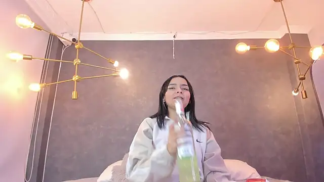 leigh-angels online show from 11-06-25, 09:41