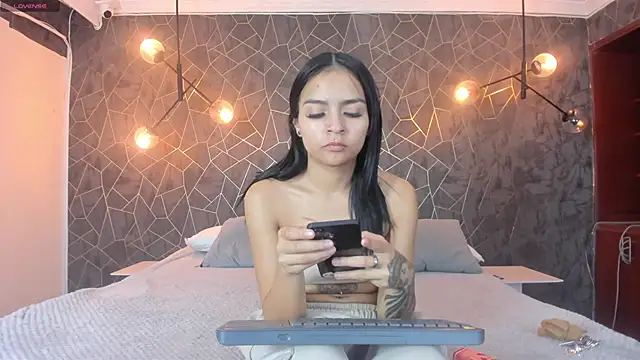 leigh-angels online show from 11-17-25, 09:52