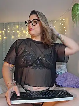 Juliietha servas online show from 05-27-26, 11:45