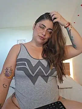 Juliietha servas online show from 10-13-25, 09:49