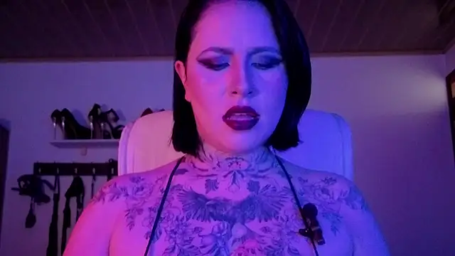 Snapshot of Olivia_seex chatting on 10-23-25, 02:05 Olivia seex online show from 10-23-25, 02:05