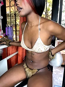 Lillie Burges online show from 10-24-25, 05:45