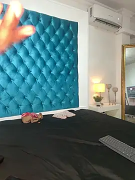 Lillie Burges online show from 02-11-26, 12:27