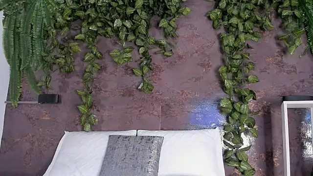 emily hunter12 online show from 04-13-26, 11:58