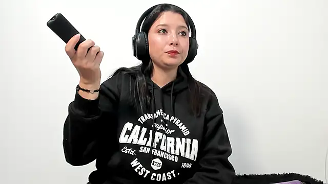 cami-01 online show from 10-19-25, 02:31