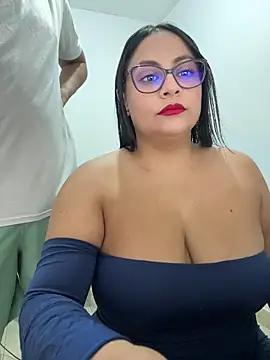 Snapshot of Sol_biglips chatting on 06-10-26, 04:30 Sol biglips online show from 06-10-26, 04:30
