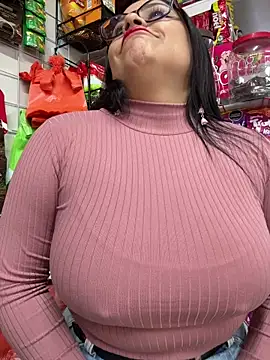 Snapshot of Sol_biglips chatting on 07-05-26, 01:18 Sol biglips online show from 07-05-26, 01:18