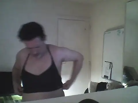 Snapshot of oopsxx chatting on 02-18-25, 09:53 oopsxx online show from 02-18-25, 09:53