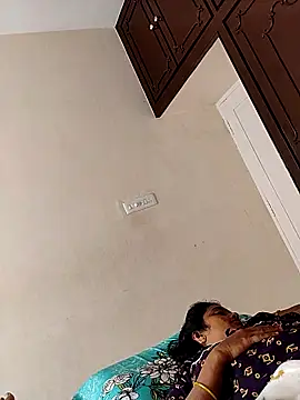 AUNTY1984 online show from 09-16-25, 09:21