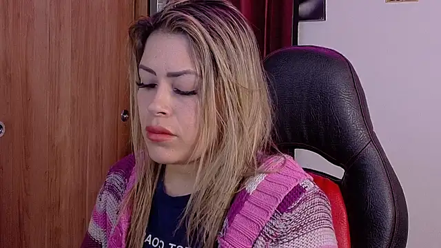 Natalia Montoya online show from 10-08-25, 05:42