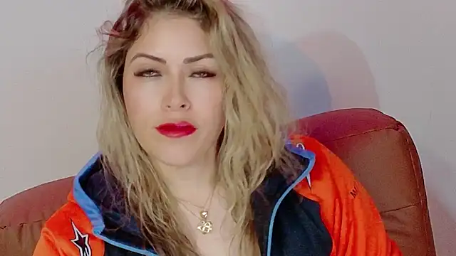 Natalia Montoya online show from 12-17-25, 01:54