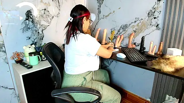 AlixLong online show from 02-08-26, 09:56