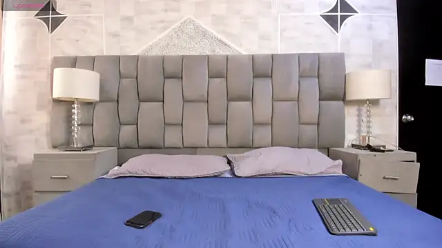 LaurenSnow online show from 04-08-26, 03:35