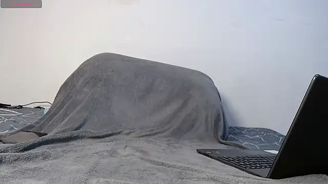 robin model online show from 10-23-25, 07:56