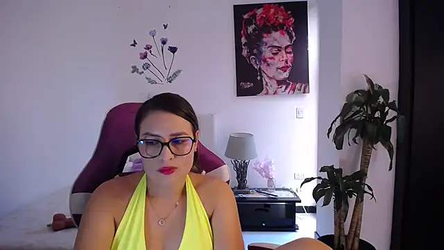 esmeraldaa230 online show from 02-28-26, 07:13