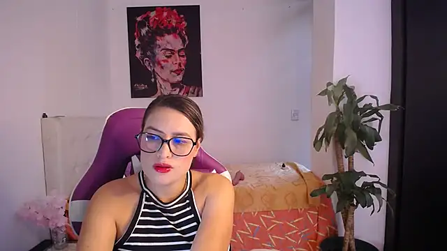 esmeraldaa230 online show from 01-18-26, 03:59