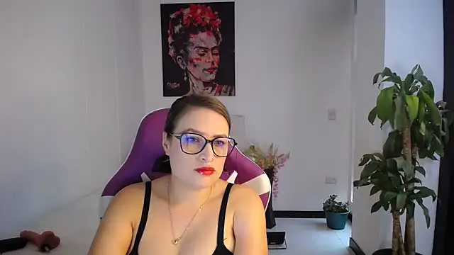 esmeraldaa230 online show from 10-16-25, 07:33