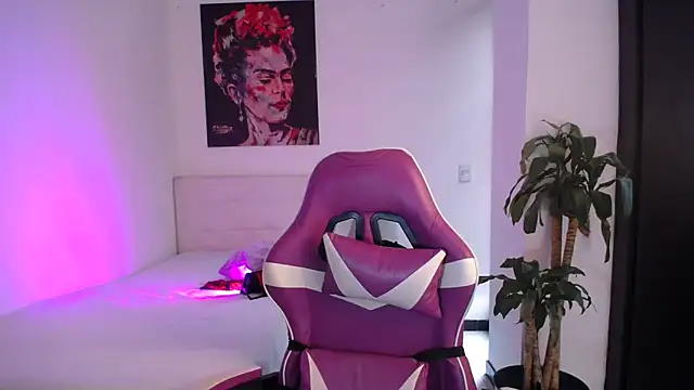 esmeraldaa230 online show from 02-20-26, 06:54