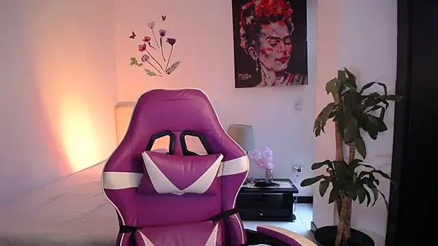 esmeraldaa230 online show from 02-22-26, 07:26