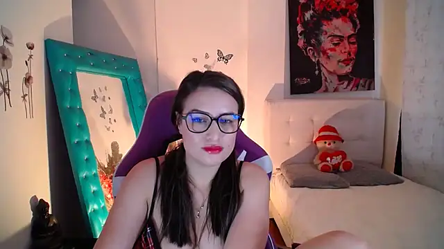 esmeraldaa230 online show from 10-03-25, 06:53