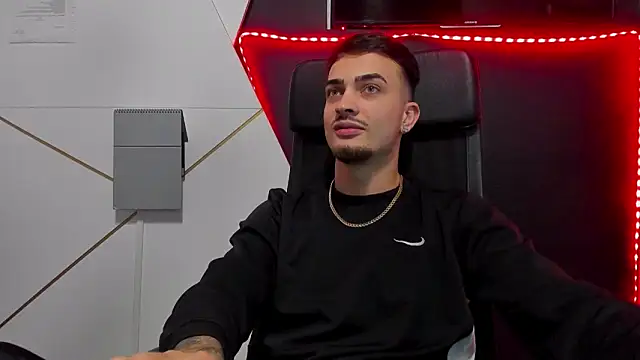 Snapshot of BrandonTate chatting on 02-26-26, 04:56 BrandonTate online show from 02-26-26, 04:56